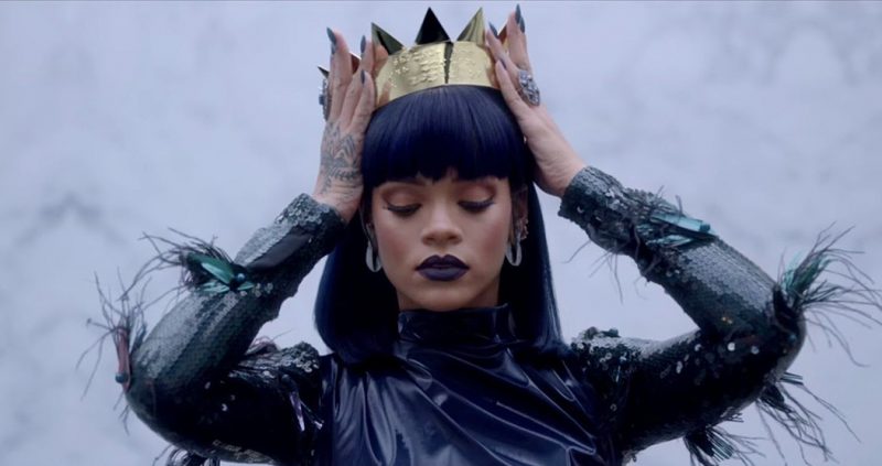 Rihanna Coroa – RIHANNA.com.br