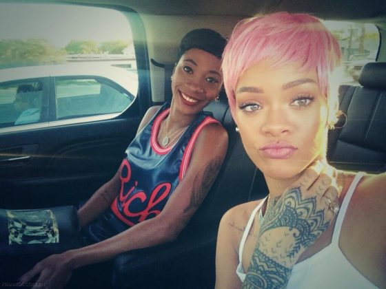 Selfies da Rihanna com Amigos e Familiares - 10