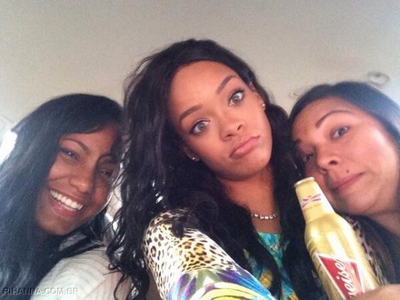 Selfies da Rihanna com Amigos e Familiares - 14