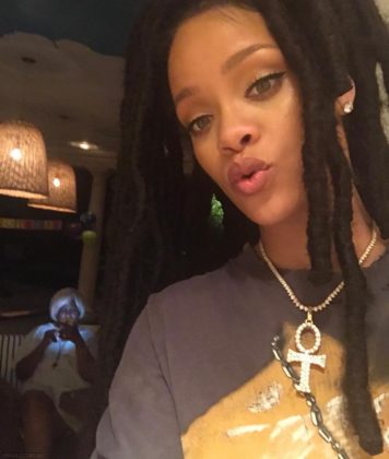 Selfies da Rihanna com Amigos e Familiares - 4