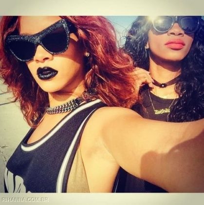 Selfies da Rihanna com Amigos e Familiares - 5
