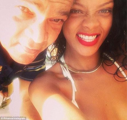 Selfies da Rihanna com Amigos e Familiares - 6