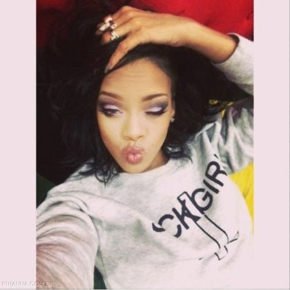 Selfies da Rihanna - Beijo 6
