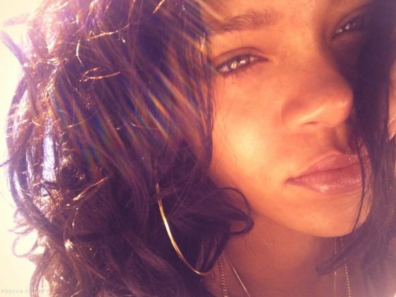 Selfies da Rihanna - Serenidade no olhar 19