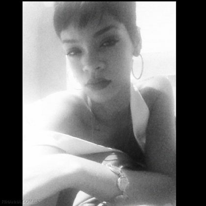 Selfies da Rihanna - Serenidade no olhar 4