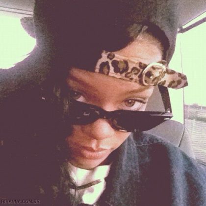 Selfies da Rihanna - Serenidade no olhar 5