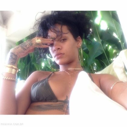Selfies da Rihanna - Sexy 7